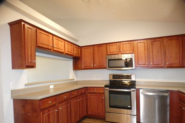 Building Photo - 4-Bedroom Home On Cul-De-Sac