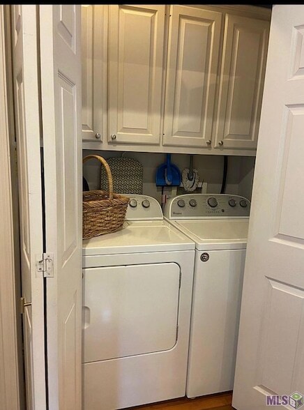 Building Photo - 717 Acadia St