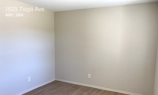 Building Photo - Spacious 4bdrm/2bath Home with 1 car garage ** Section 8 OK ** March 15