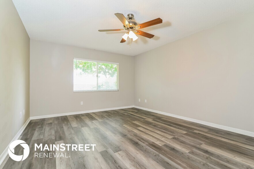 Building Photo - 2613 Waterview Dr