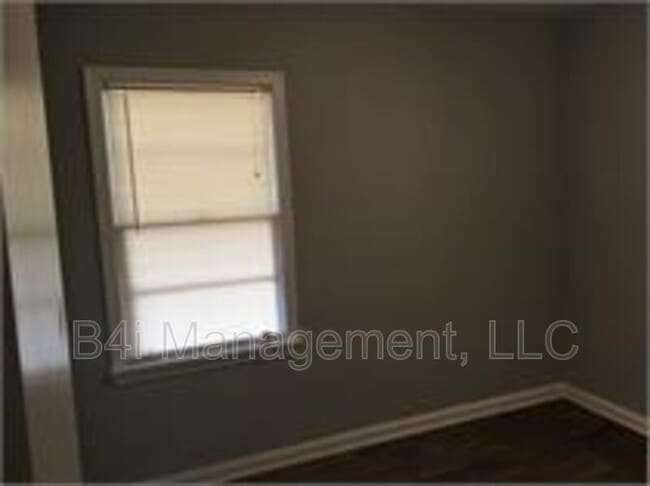 Building Photo - 805 Pamela Dr
