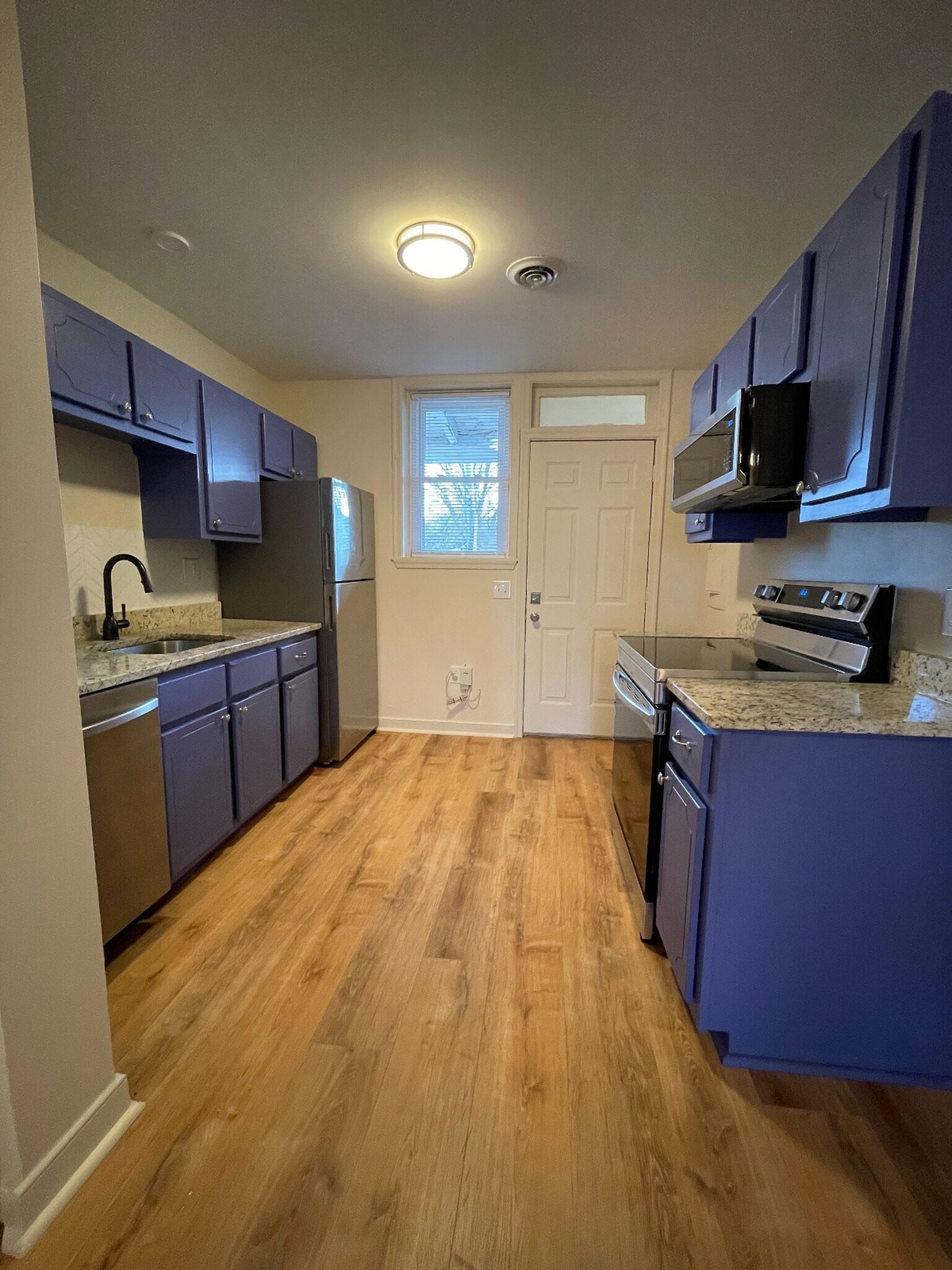 Building Photo - 411 Gilmer St