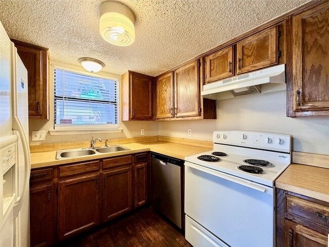Building Photo - 3309 Fallmeadow St