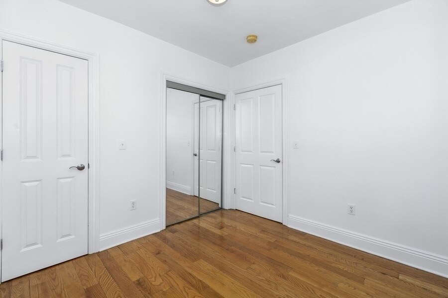 Building Photo - 809-815 22nd St Unit# 1307