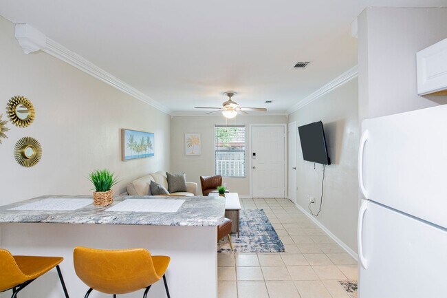Building Photo - Coastal Condo for rent!