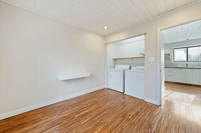 Building Photo - Adorable 3-Bedroom 1.5 Bath Townhome In A Peaceful Wooded Setting In Chapel Hill!