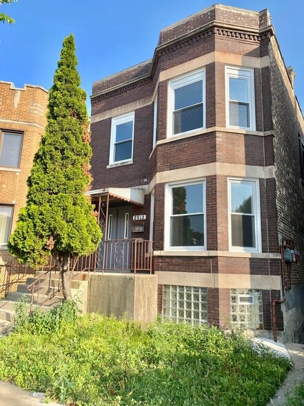 Building Photo - 2513 W Pershing Rd