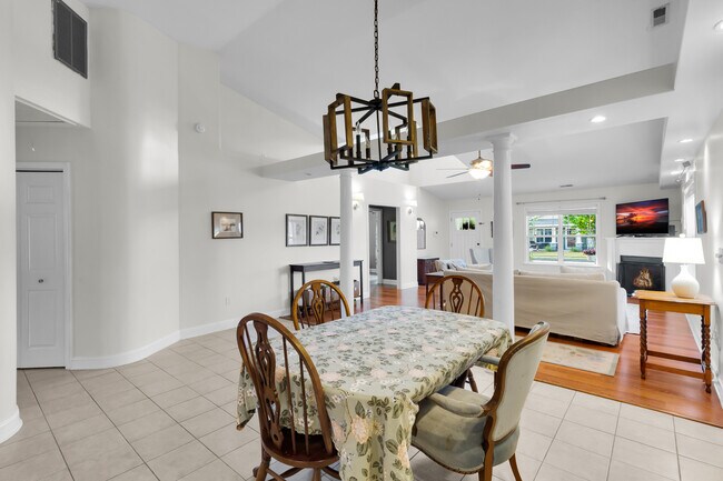 Building Photo - 117 Craftsman Dr