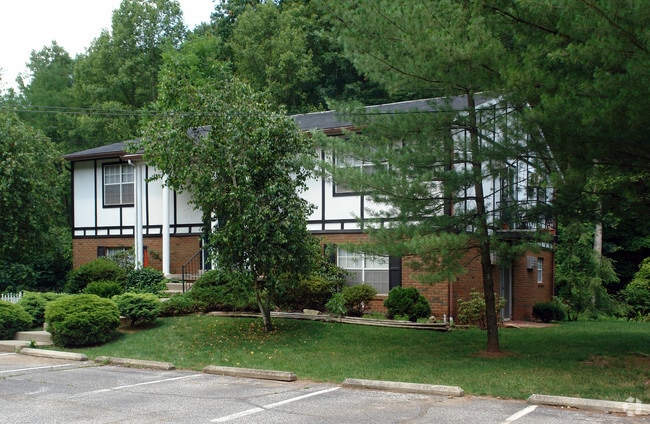 Building Photo - Patriot Eve