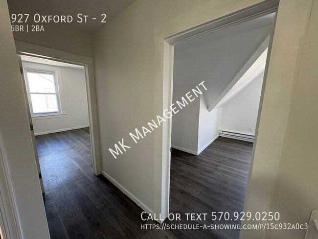 Building Photo - 927 Oxford St