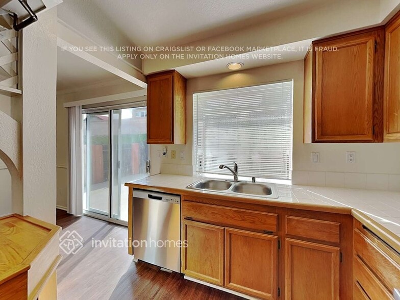 Building Photo - 3140 Crowne Dr