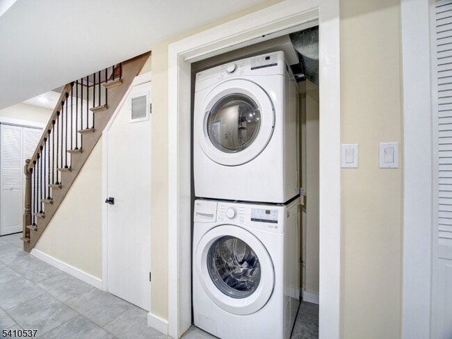 Building Photo - 16 Eagles St