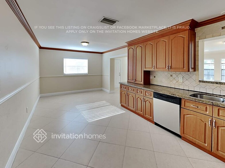 Building Photo - 10825 Jennifer Ln