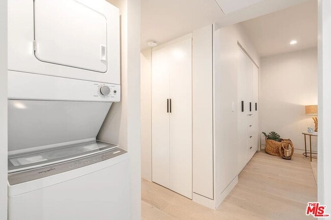 Building Photo - 2805 3rd St