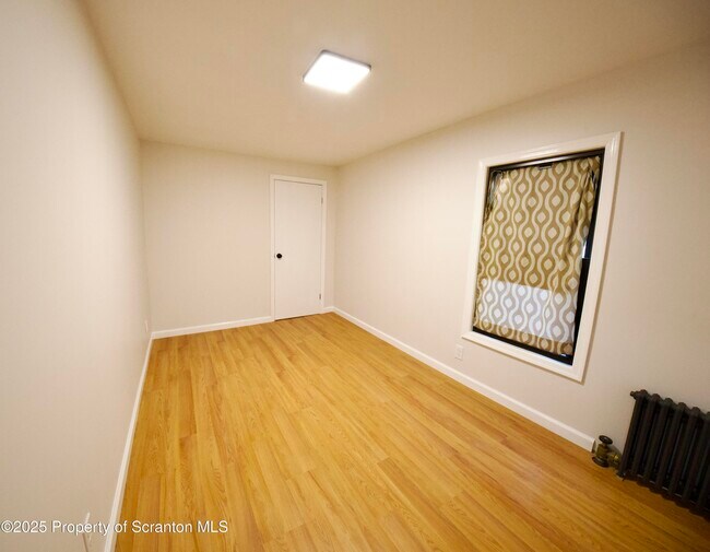 Building Photo - 107 S Sumner Ave