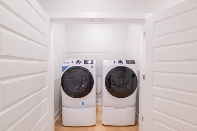 Building Photo - 9987 Magnolia Ridge Dr