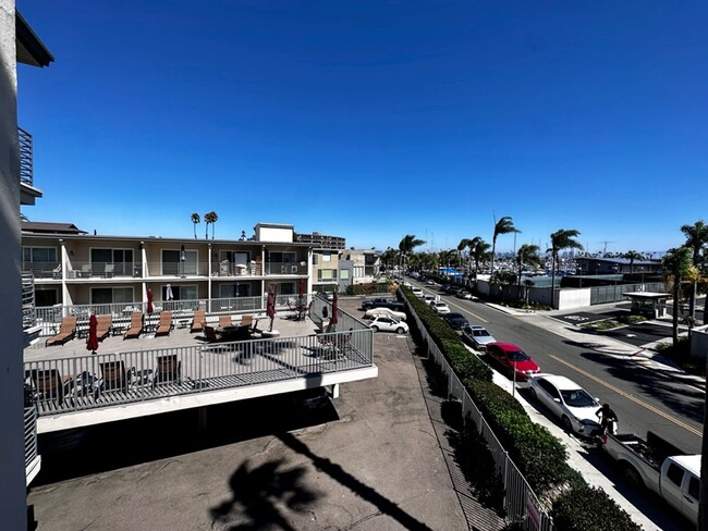 Building Photo - Studio in Point Loma