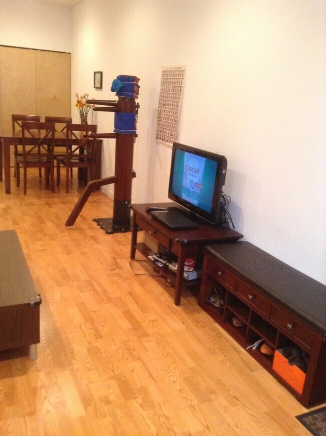 Building Photo - 2224 W Madison St