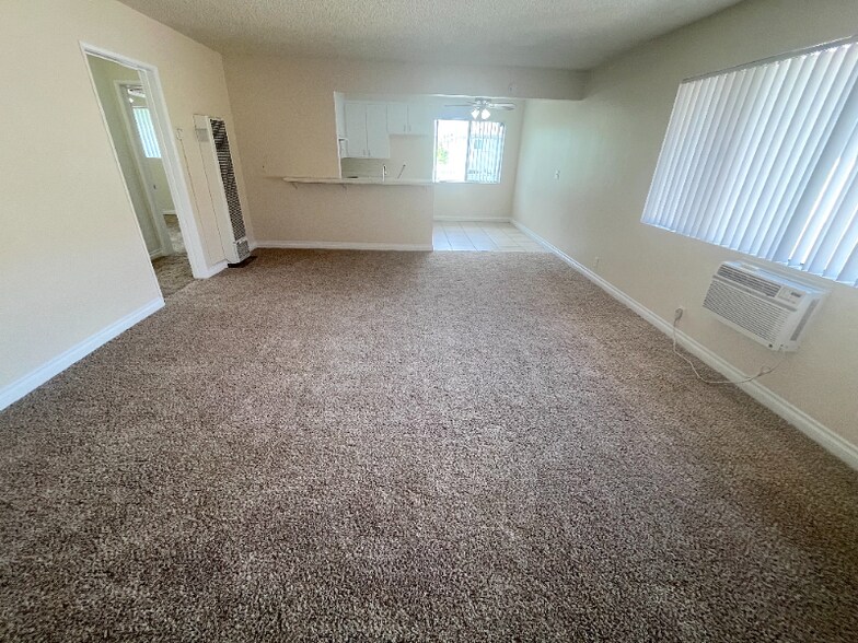 Building Photo - 538 Silverwood Ave