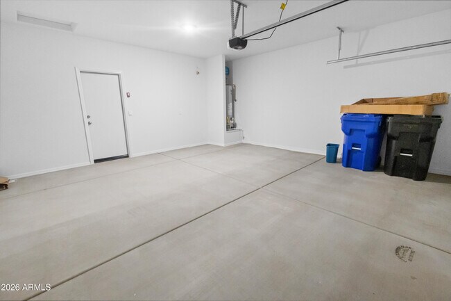 Building Photo - 18351 W Hackamore Dr