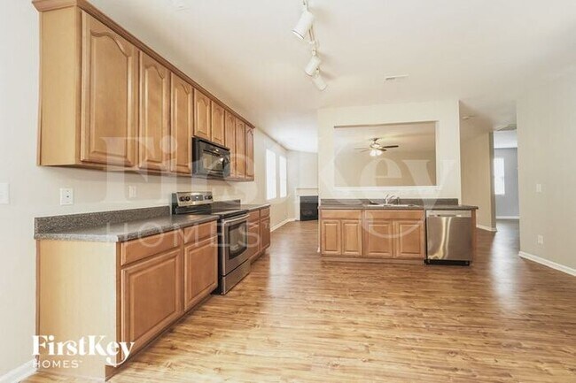 Building Photo - 7302 Lamplighter Close Dr