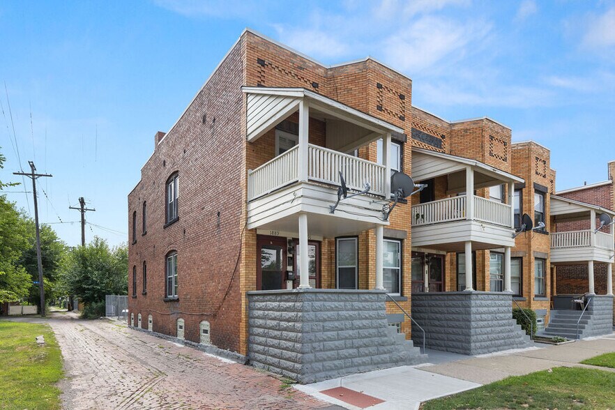 Building Photo - 1889 W 48th St