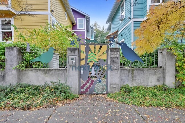 Building Photo - Live Easy in This Beautiful 2-Bedroom Condo