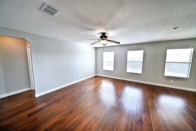 Building Photo - Beautiful home in the desirable Trails of Kensington Ranch, Schertz, TX - Realtor Commission: $500