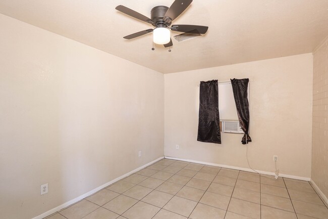 Building Photo - 4 Bedroom 2 bath in Heart of Casa Grande