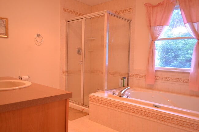 Building Photo - 338 38th St