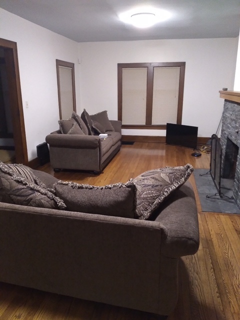 Living Room - 421 University Ave