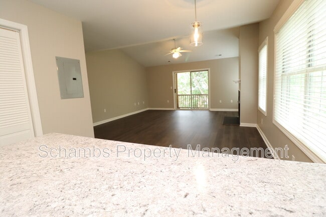 Building Photo - 2023 Bulon Dr