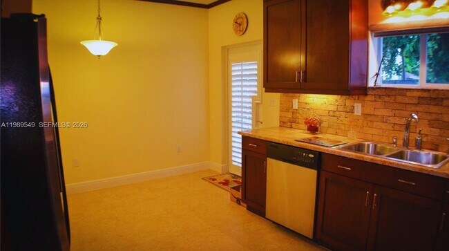 Building Photo - 7048 SW 83rd Ct