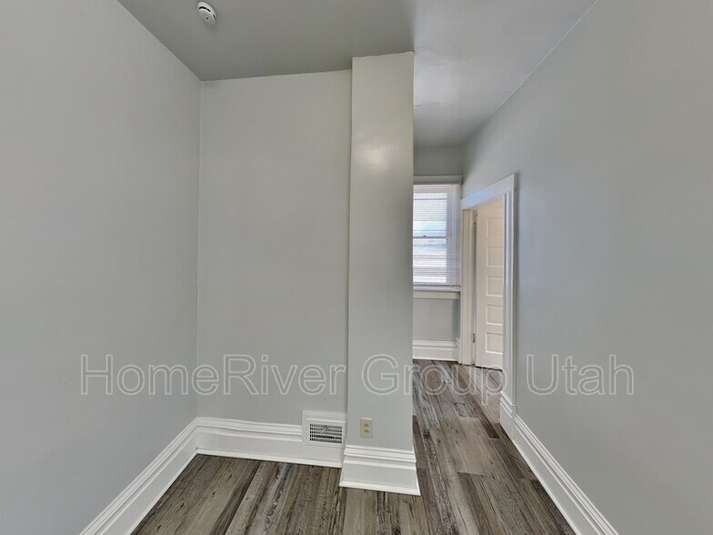 Building Photo - 1277 E 100 S
