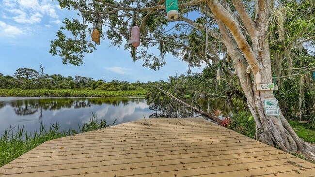 Building Photo - Completely Remodeled Home With Stunning Ri...