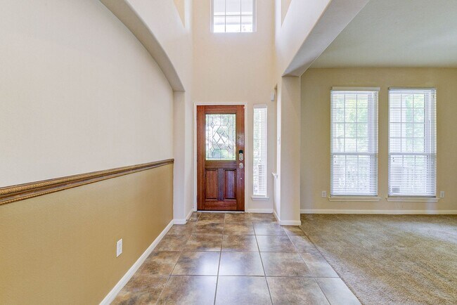 Building Photo - 5 bed dream home in the heart of Sienna
