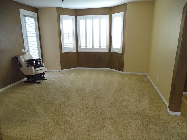 Building Photo - West Summerlin 5 Bedroom, Bed & Full Bath 1st Floor, Beauty