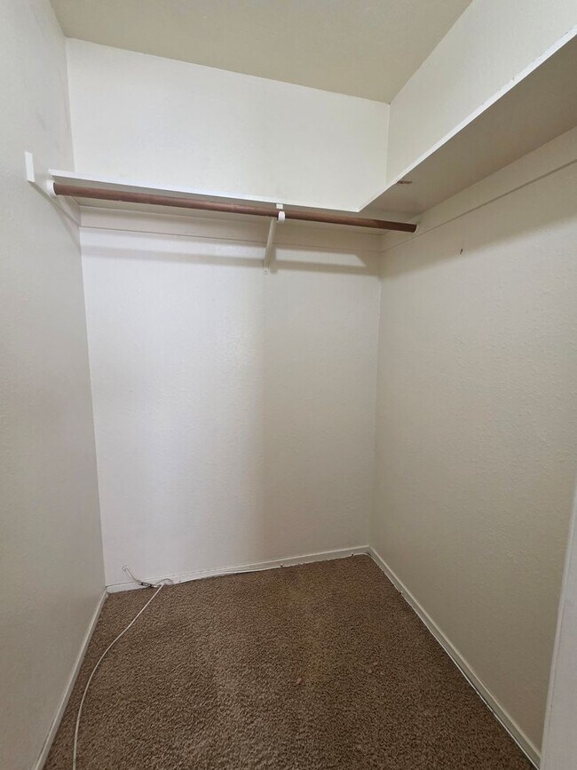 Building Photo - 1012 Orangewood St