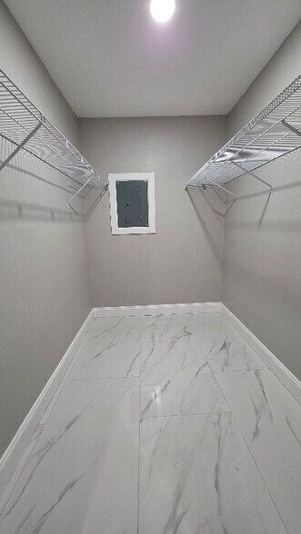 Building Photo - 12 3rd St