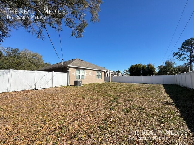 Building Photo - 1028 Salina St SE