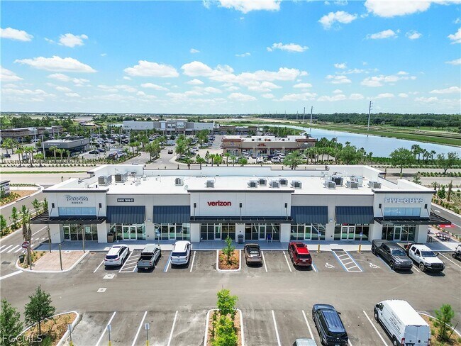 Building Photo - 44300 Saddlewood Ct