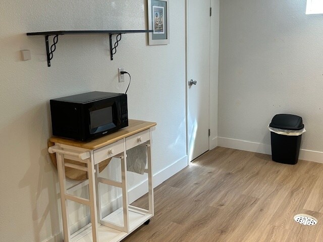 Building Photo - 4571 Beach Ct