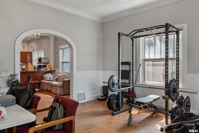 Building Photo - 1214 W Monroe St