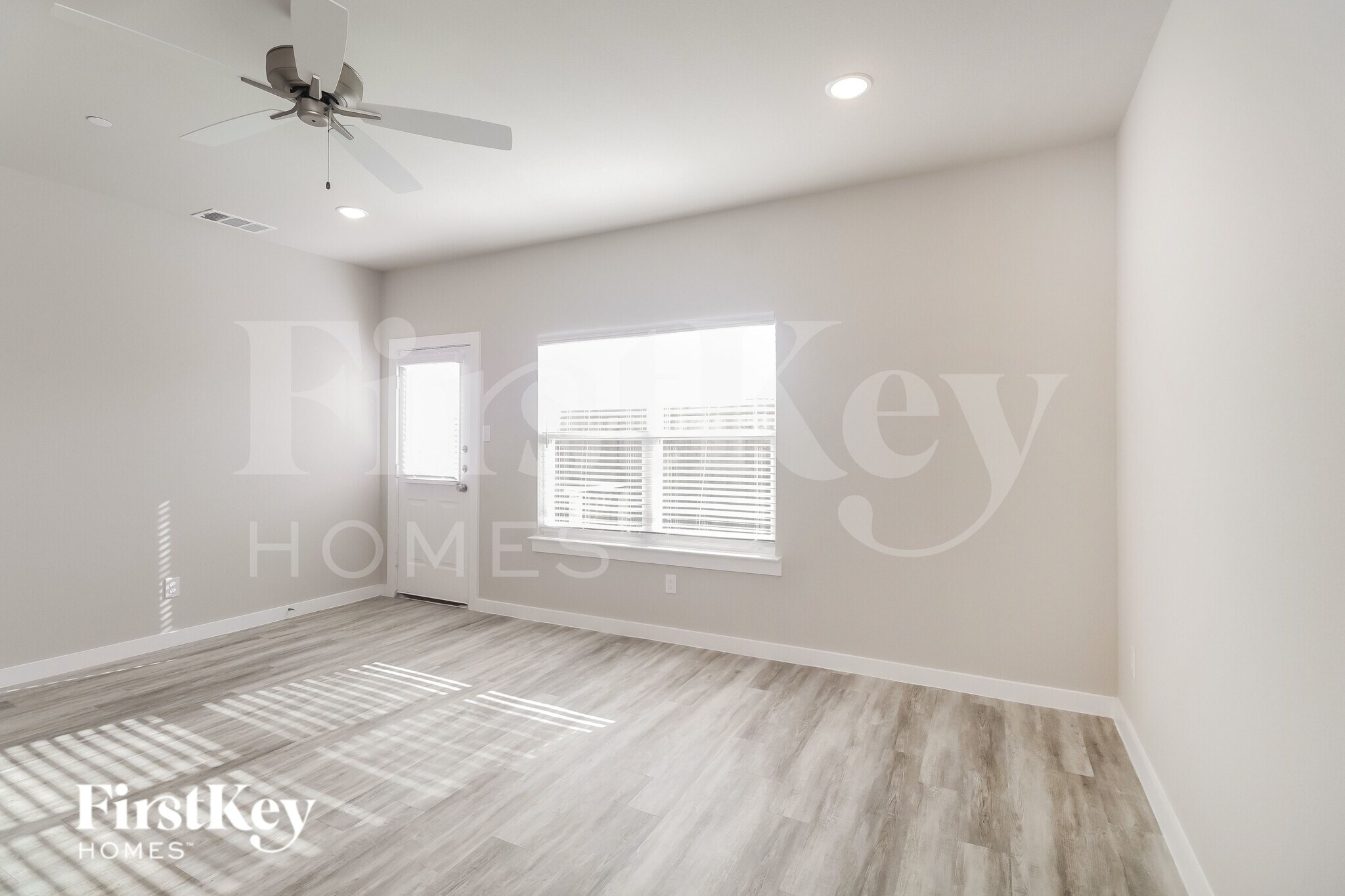 Building Photo - 332 Niki Dr