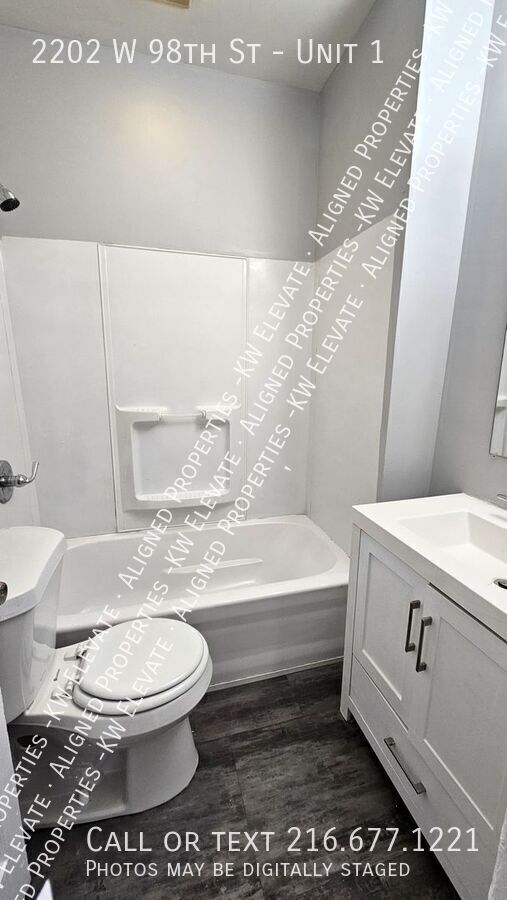 Building Photo - 2202 W 98th St