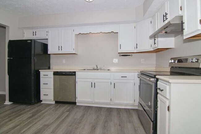 Building Photo - 2 Bedroom Condo