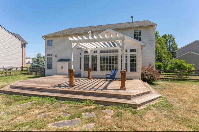 Building Photo - 8174 Colyn Ct