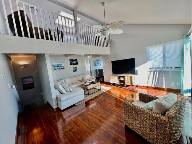 Building Photo - 1990 Dolphin Dr