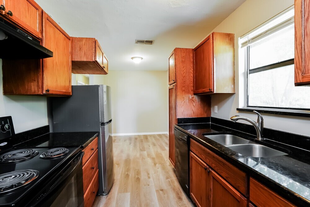 Building Photo - 5218 6th St W