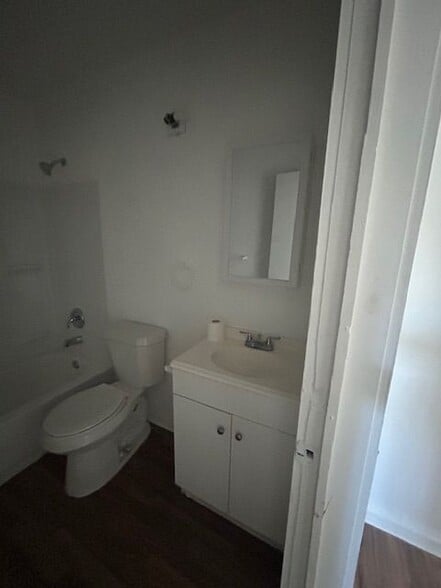 Building Photo - 211 W Washington St